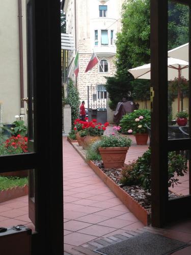 Hotel Green Hotel 2*