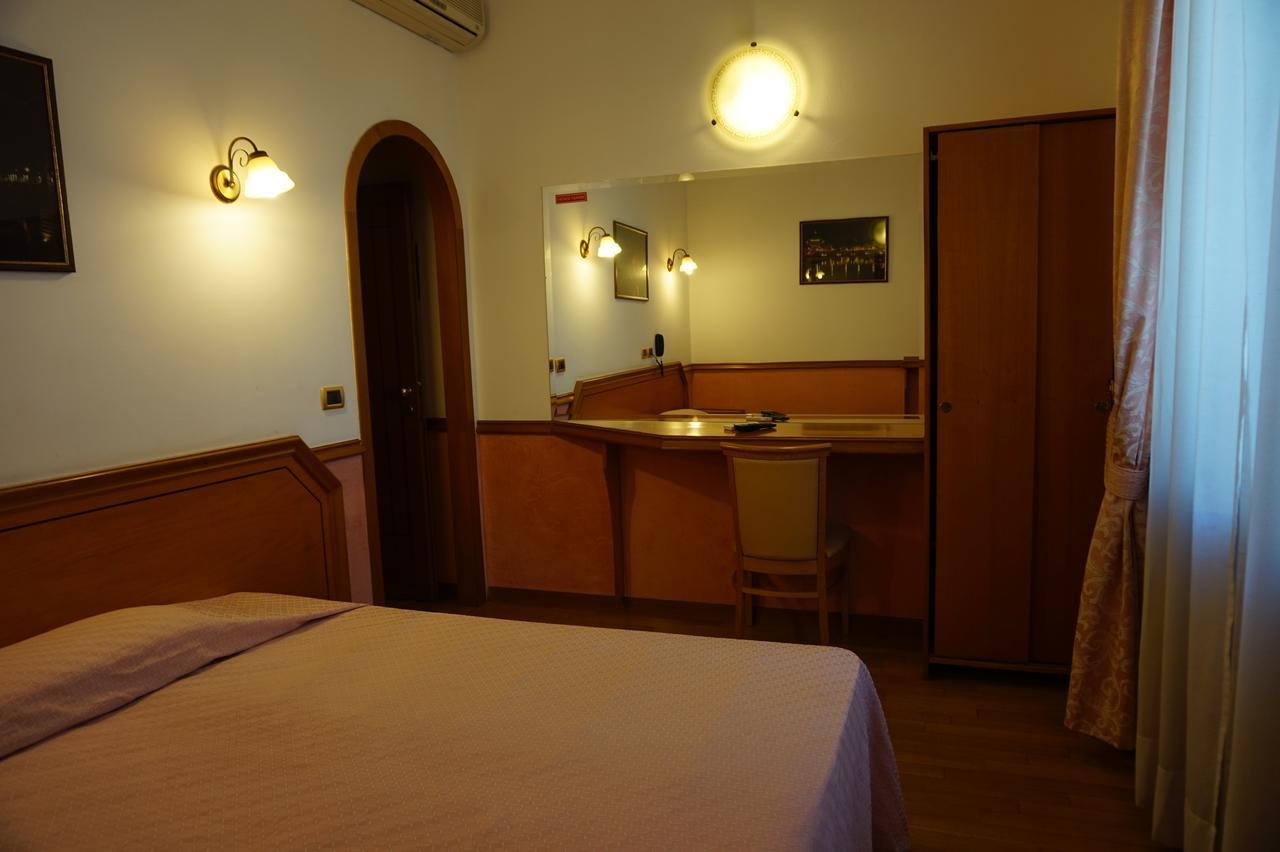 Green Hotel