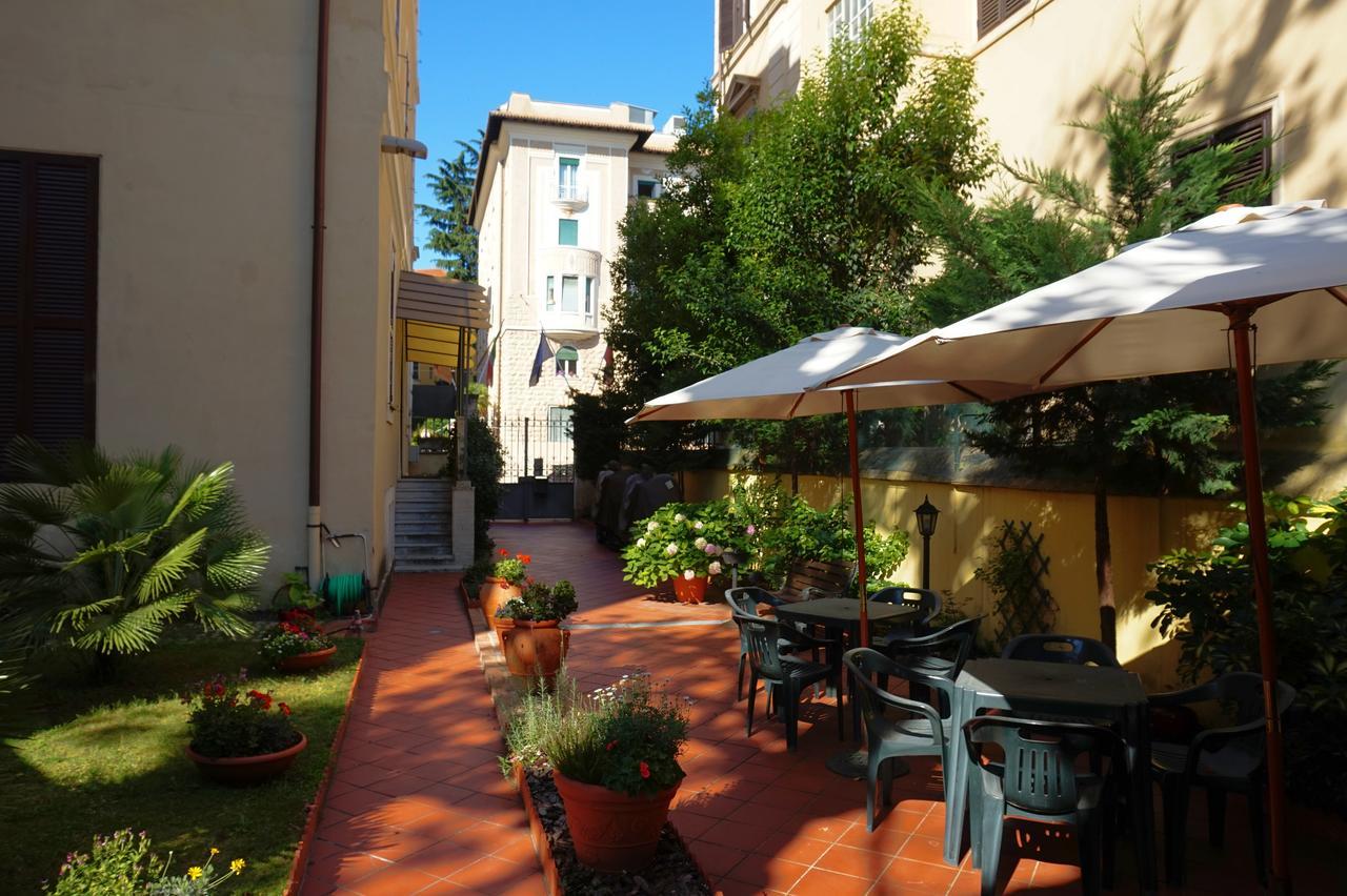 Hotel Green Hotel 2*
