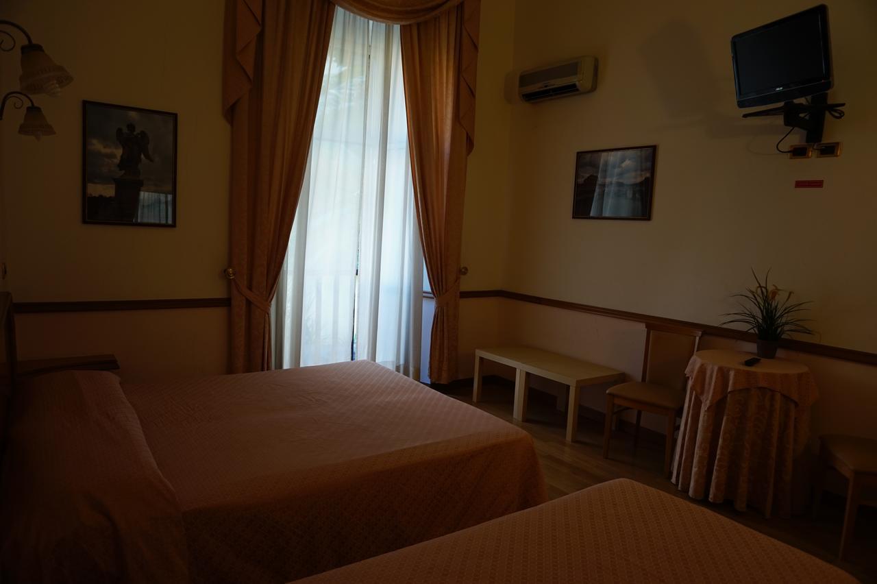 Green Hotel Hotel